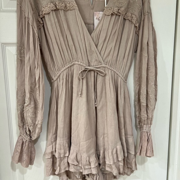 NEW tan boho lace ruffle bow romper - Picture 10 of 10